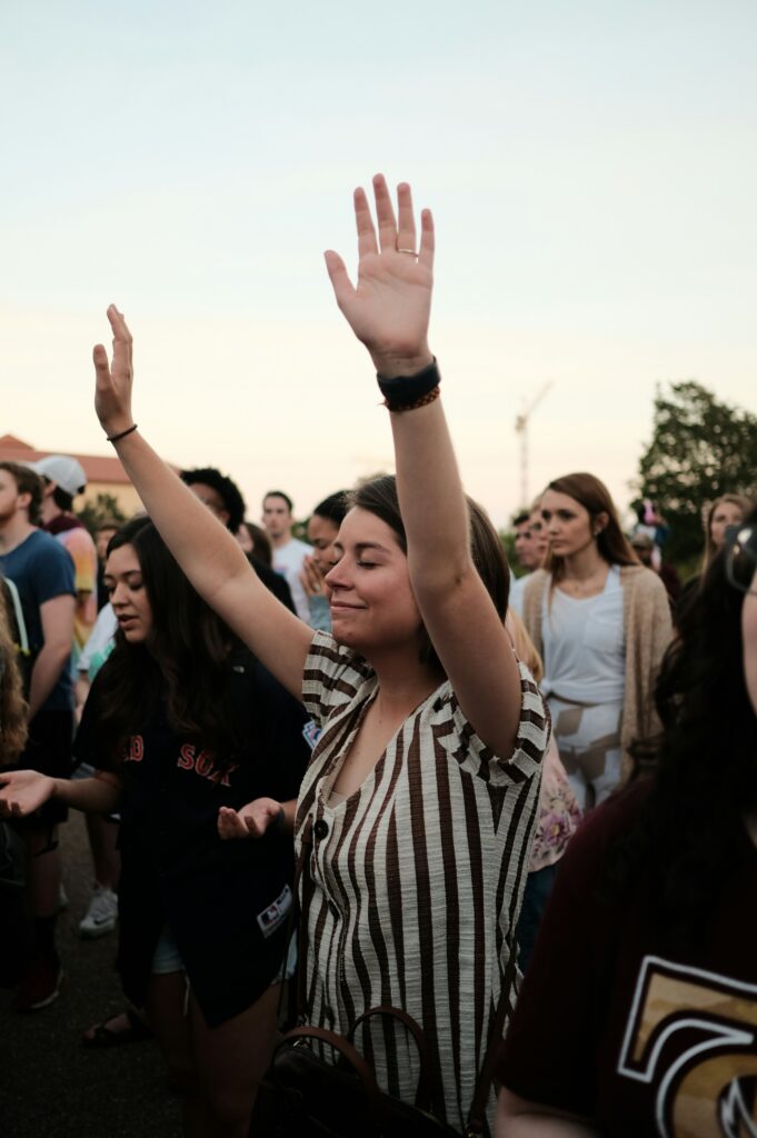 Die Wirkung psychospiritueller Live Events auf Gruppen